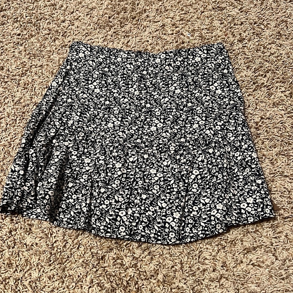 Urban outfitter navy/cream skirt size XS
